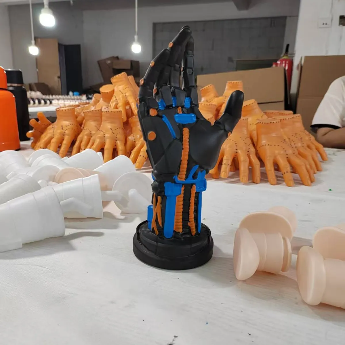 爆款赛博朋克机械手摆件阿修罗游戏手柄支架戒指手串桌面挂高颜值