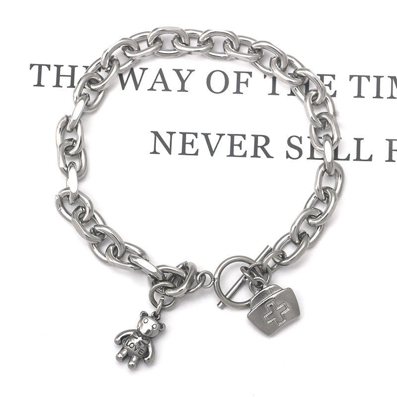 不锈钢ins时尚小众设计简约小熊护士帽O字链一字扣钛钢女款手链