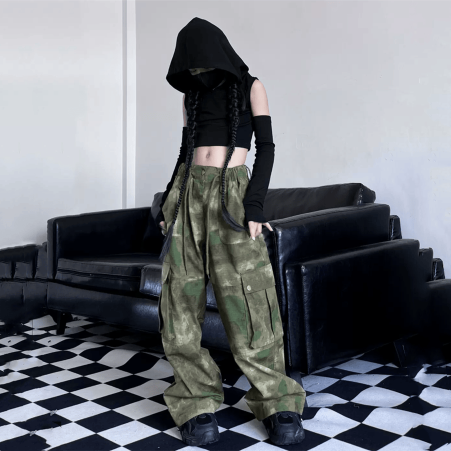 新款童装潮酷女童废土风连帽背心工装迷彩裤两件套爵士舞演出套装
