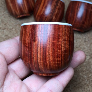红木非洲小叶紫檀外壳里陶瓷功夫酒杯赞比亚血檀茶杯礼盒手提袋