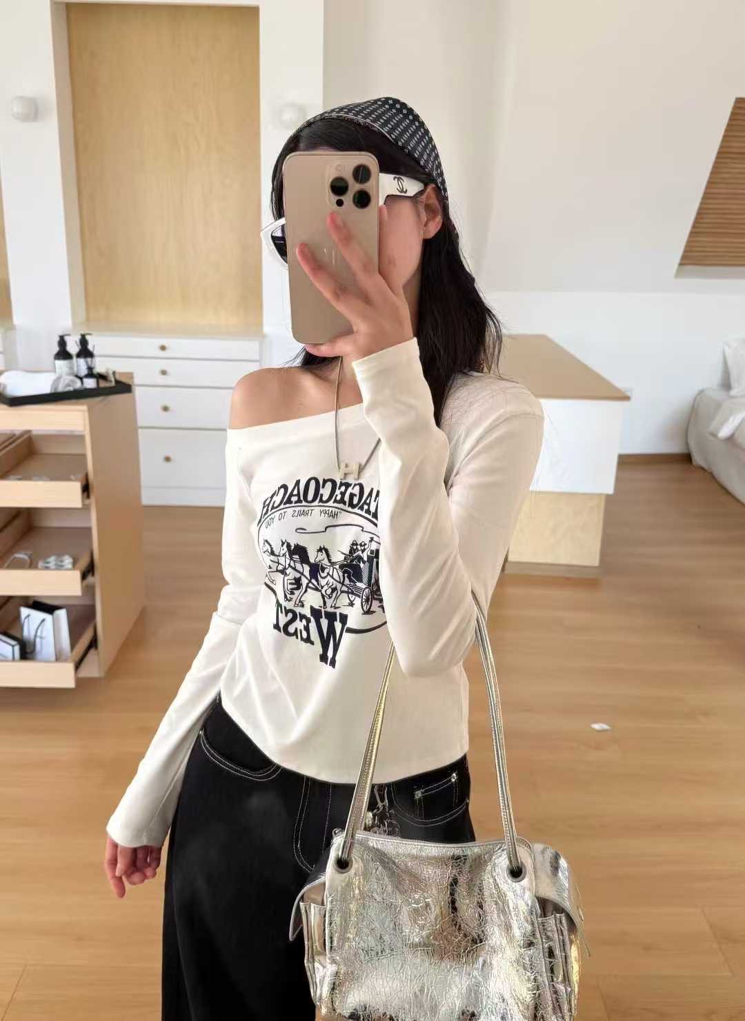 韩系E Hao斜肩字母印花长袖T恤女2025早秋修身显瘦别致露肩上衣潮