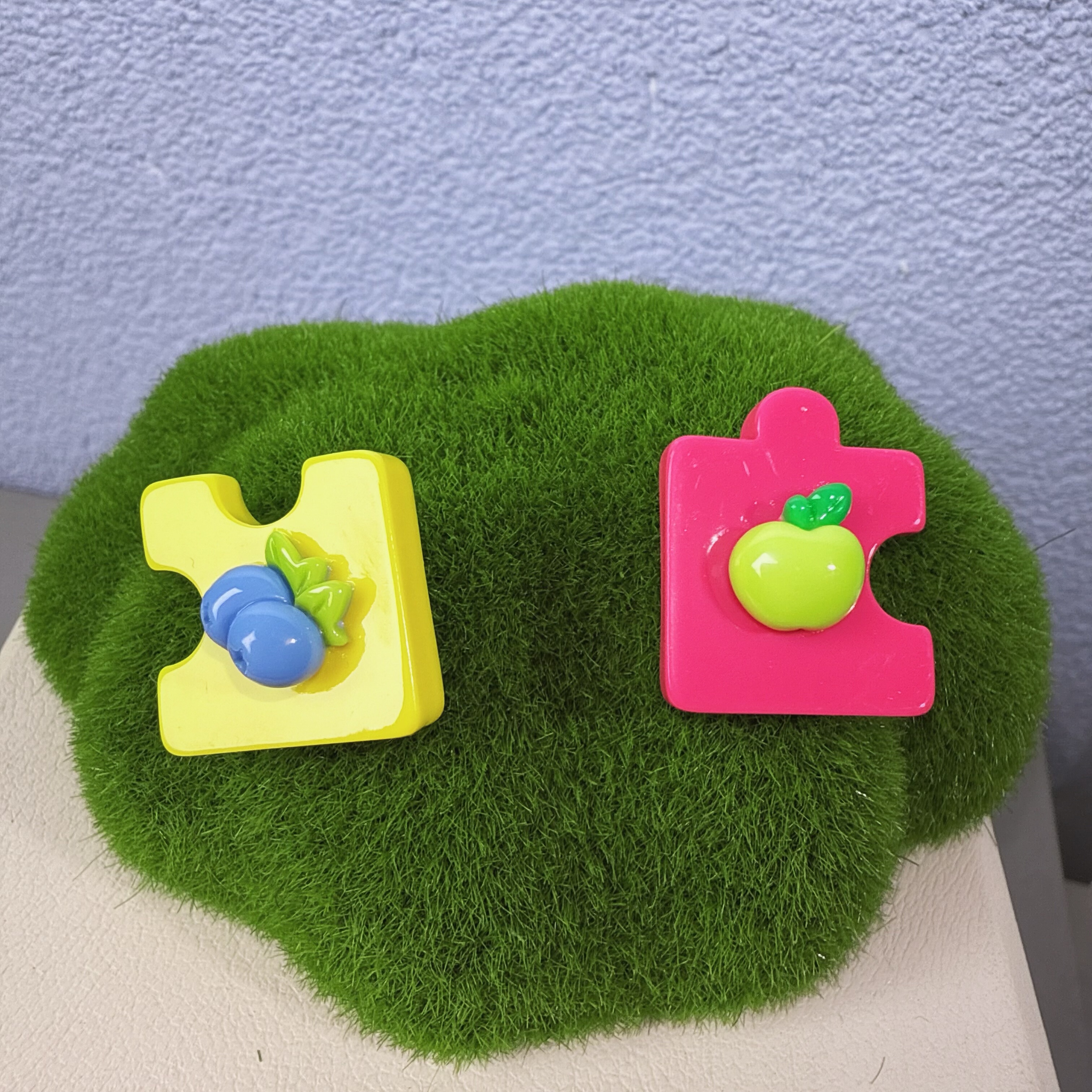 UNBOX 原创手作可爱水果耳钉 耳夹 简约俏皮可爱无耳洞玫红多巴胺