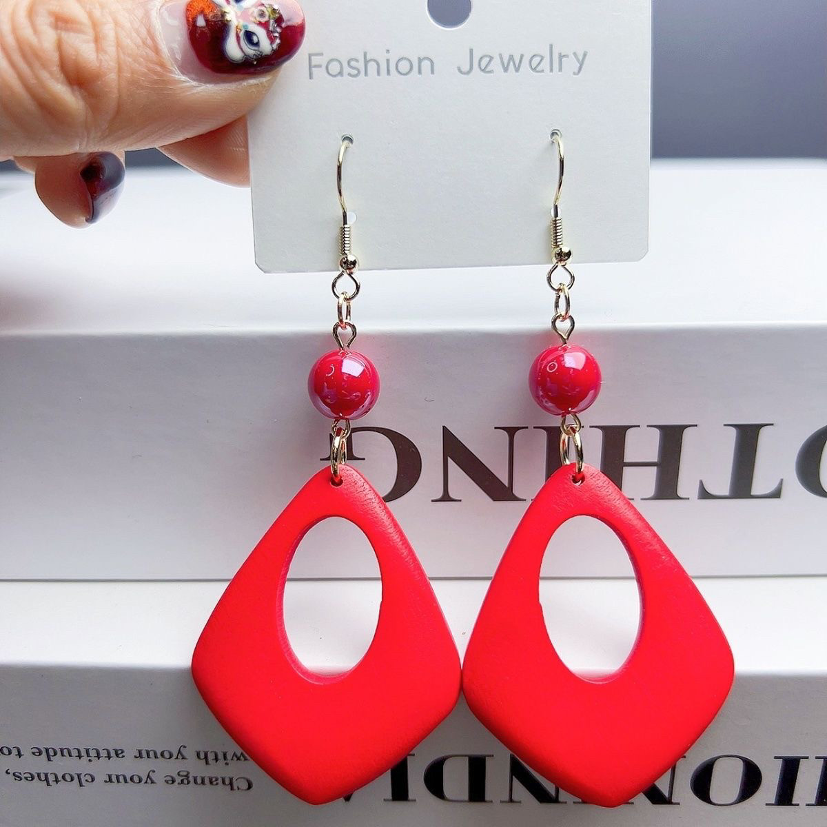 小众本命玫红耳环个性复古简约木气质时尚长款耳饰（不退 不换）