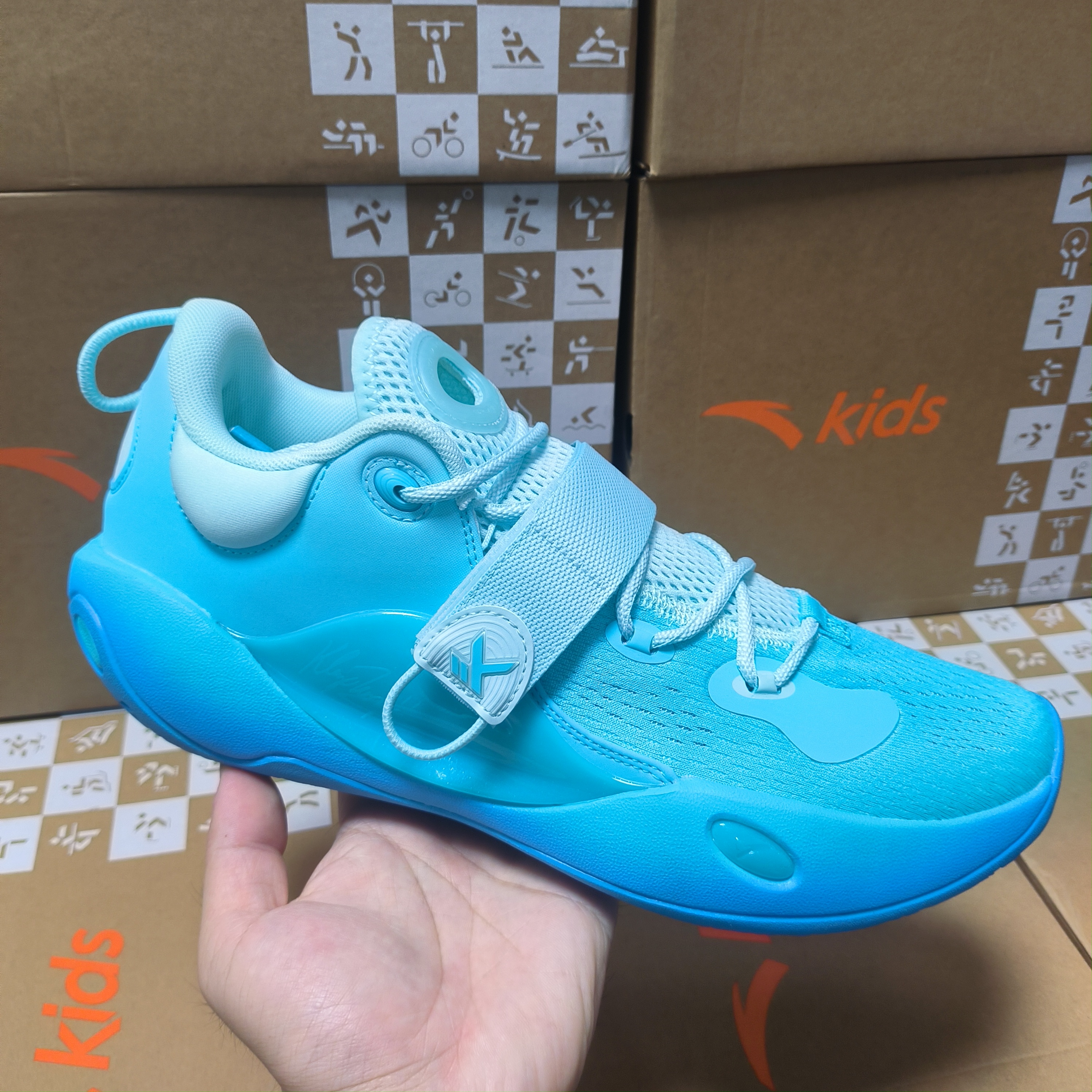 安踏水花6LITE篮球鞋男外场轻质透气实战KT低帮运动鞋112421608