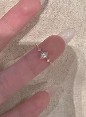 金色马眼钻戒指女ins简约通勤