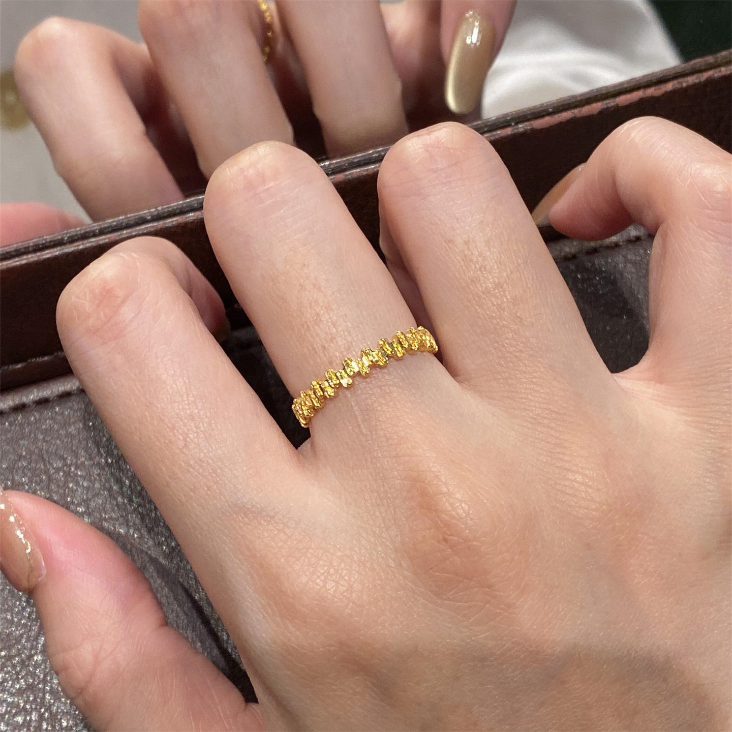 金色爆闪碎碎冰戒指女轻奢小众图片