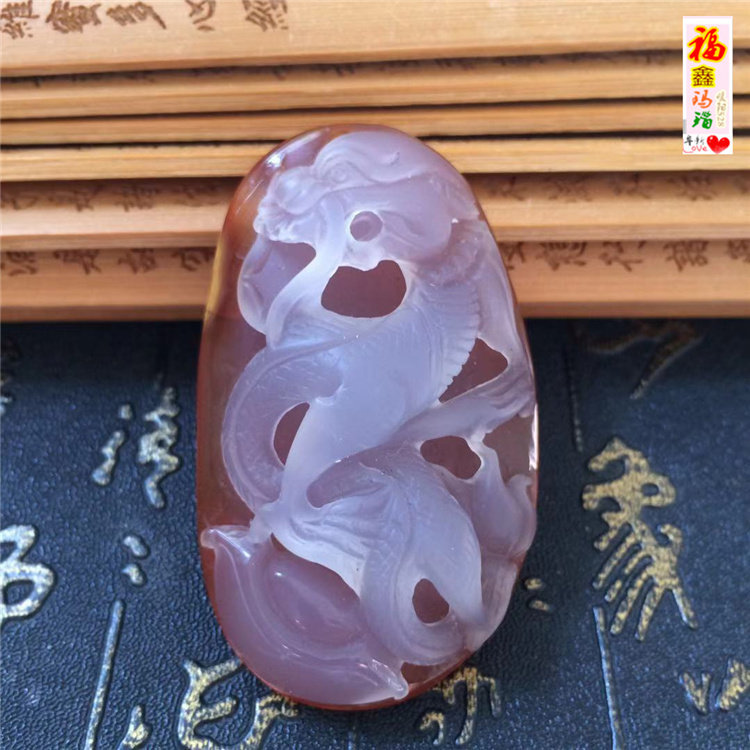 玛瑙吊牌天然俏色玉髓手工双面雕刻仿古龙龙行天下吊坠招财守财牌