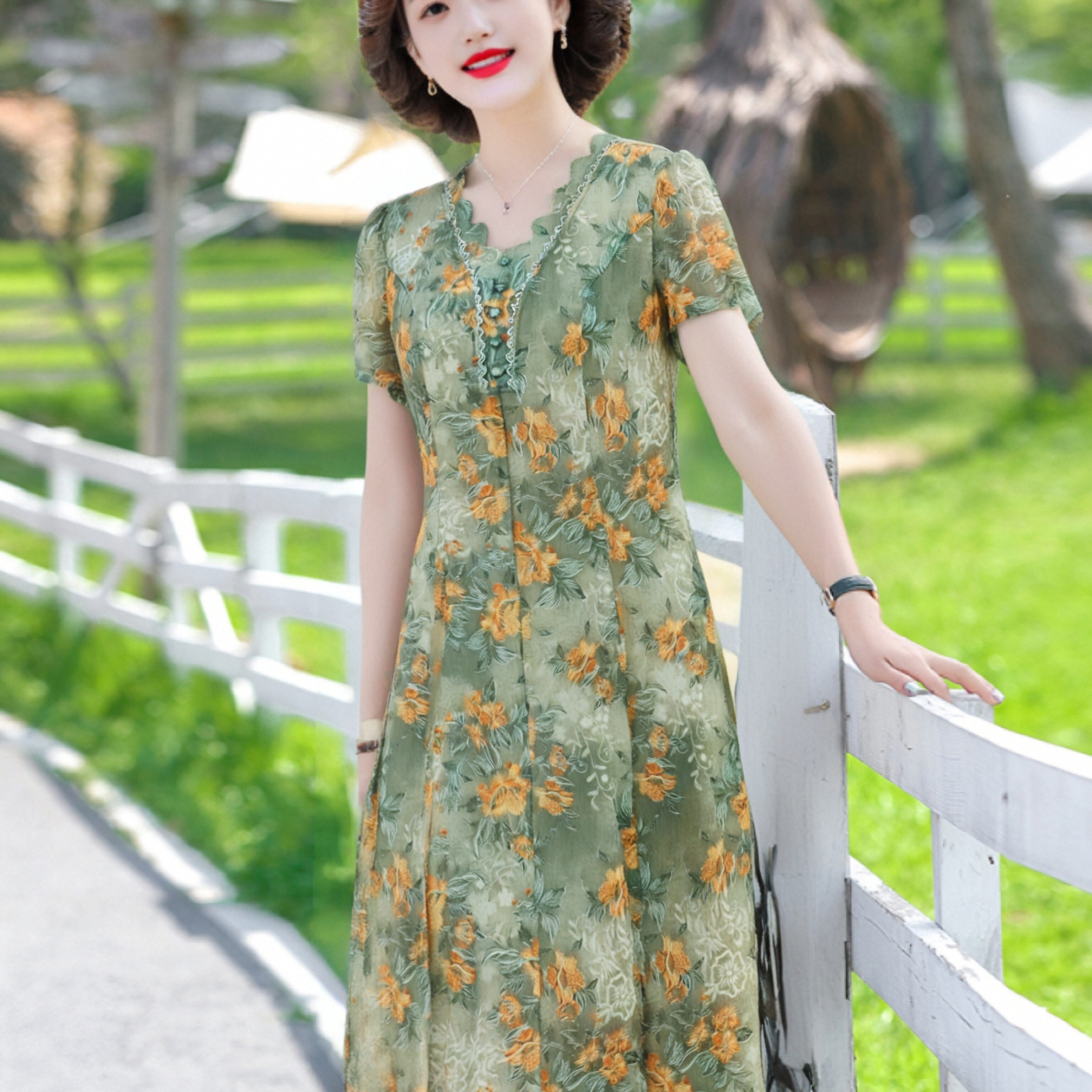 700夏季新款中年妈妈气质碎花遮肚子显瘦洋气连衣裙