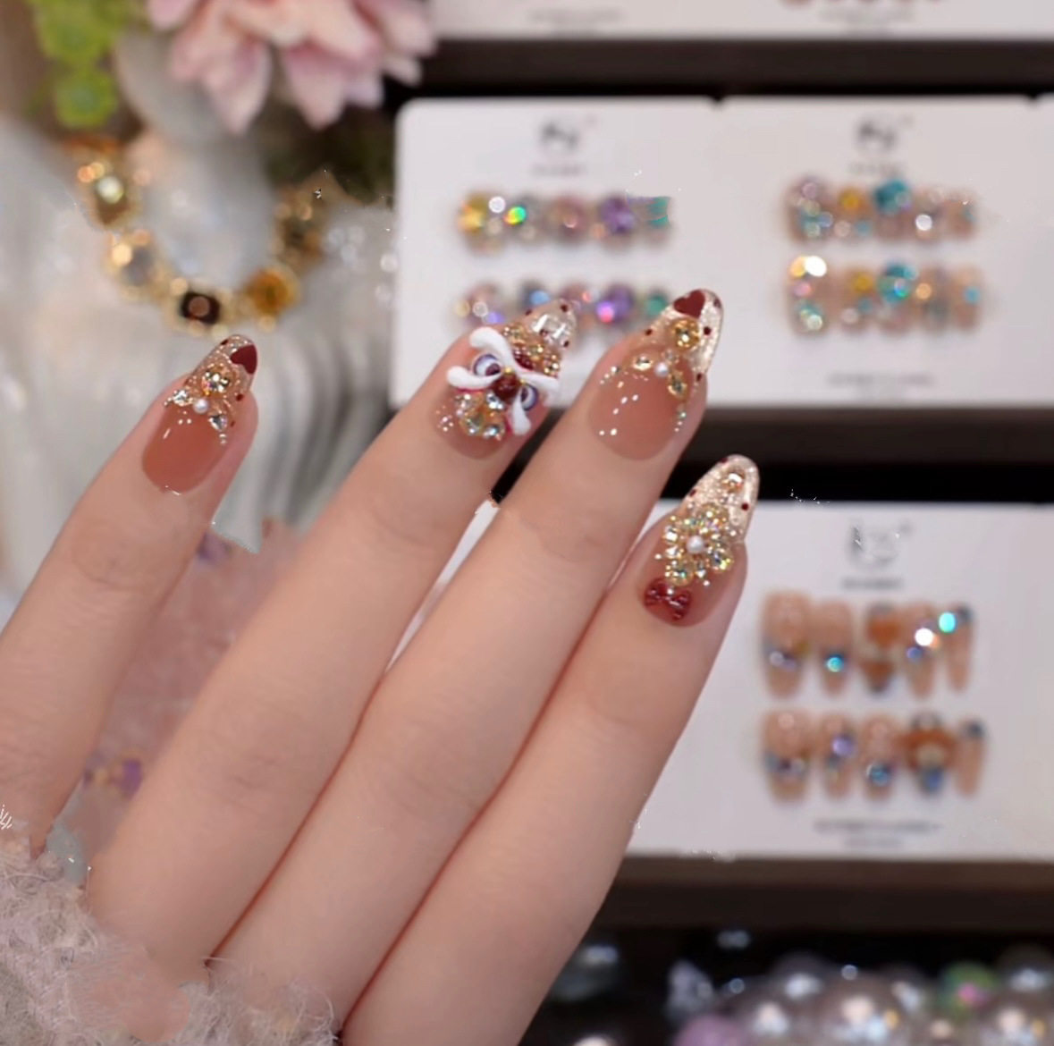 纯手工美甲穿戴甲高级感中长款新年爆闪醒狮假指甲贴片2026年新款,彩妆/香水/美妆工具,穿戴甲/甲片,淘宝优惠券,粉丝福利购,淘宝优惠卷