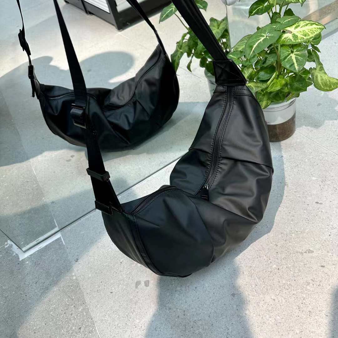 其他饺子包防水大容量暗黑