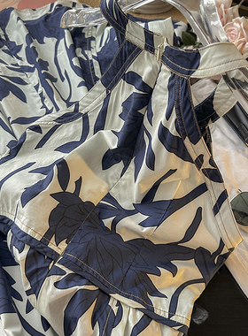 Sera轻奢糕端! 木巨2.7W+!  高织棉府绸度假风气质印花挂脖连衣裙