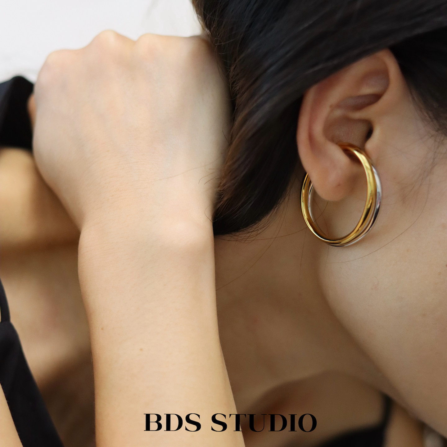 BDS STUDIO大圈欧美简约线条夸张耳骨夹几何铜镀金高级感耳挂耳饰