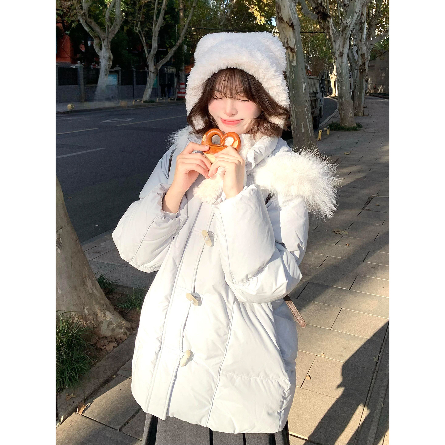 免费试穿韩系慵懒风毛领连帽棉服