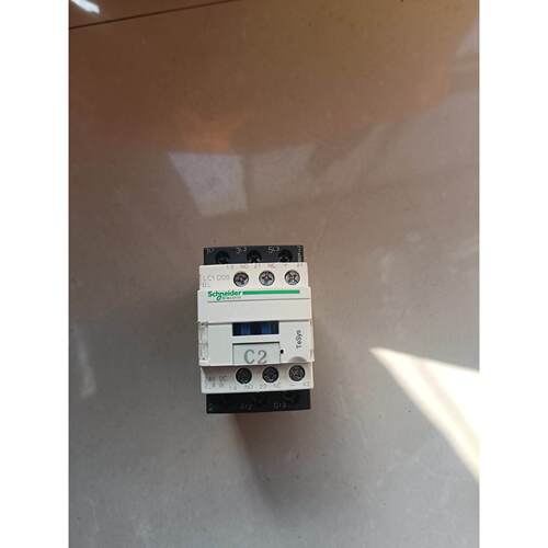 【释迦】施奈德接触器LC1D09BL.拆机成色如图