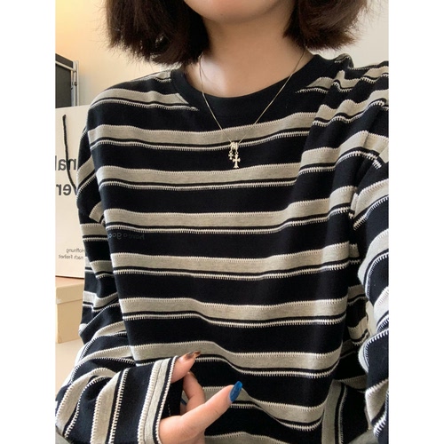 慵懒风撞色条纹宽松长袖T恤女