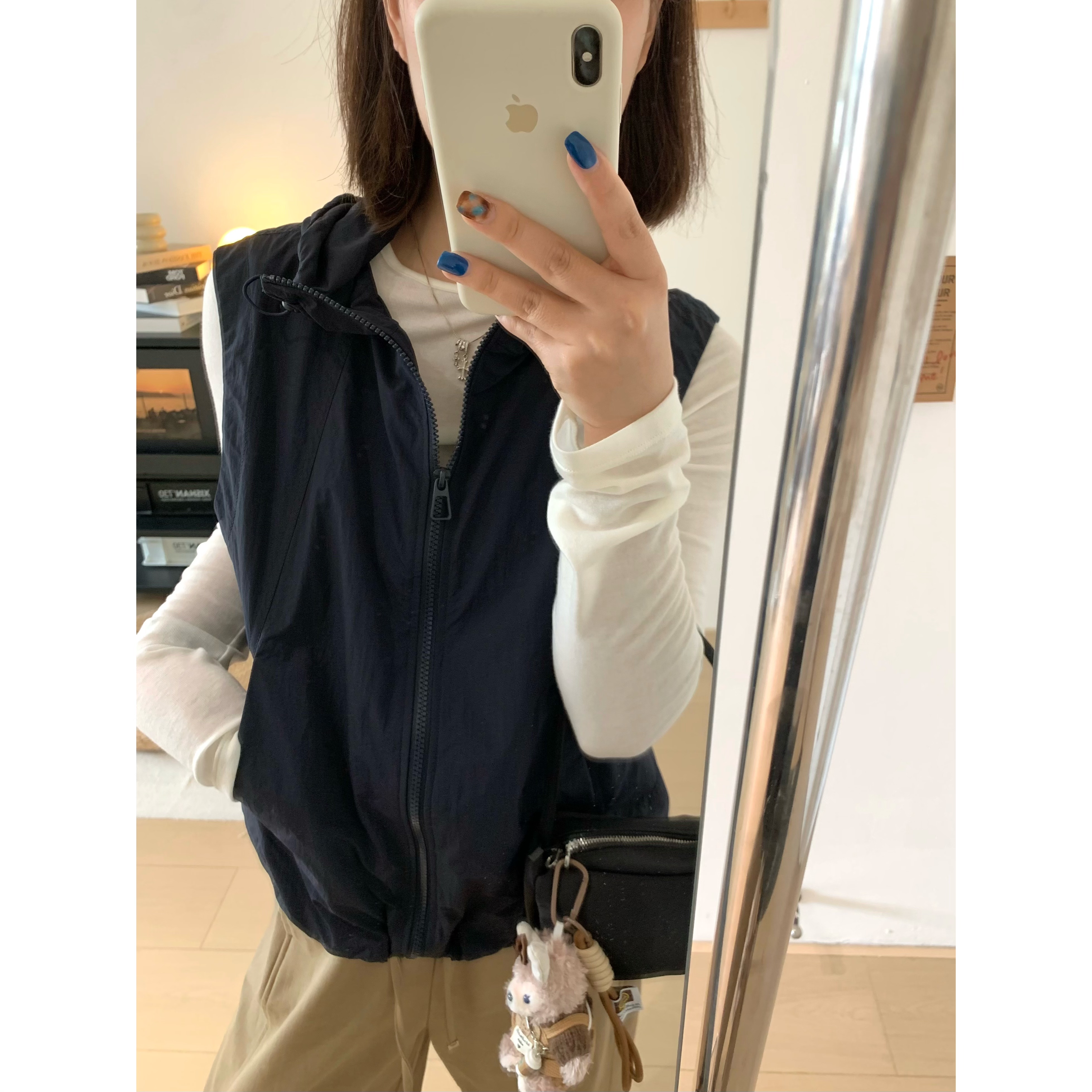 简约休闲连帽轻薄透气马甲女图片