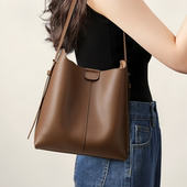 香港正品 女包新款 真皮质感水桶包腋下单肩斜挎包托特包通勤手提包