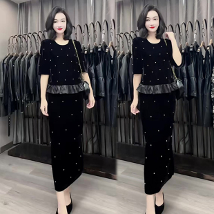 圆领时尚洋气百搭高级感镶钻丝绒连衣裙女显瘦遮肉别致女神范裙子