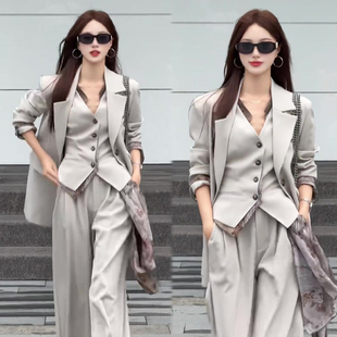 网红气质高智感时尚套装女2026秋季新款西服外套+内搭+阔腿裤三件