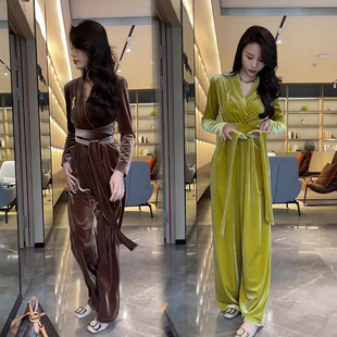 新款 女2023年春季 韩版 显瘦长袖 网红爆款 V领阔腿裤 金丝绒连体衣裤