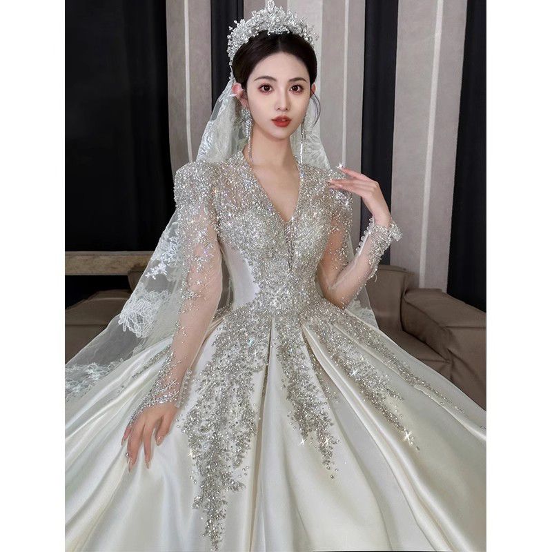 缎面主婚纱新娘2025新款女星空高级重工长袖复古出门纱法式公主裙