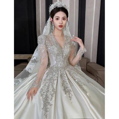 缎面主婚纱新娘2025新款女星空高级重工长袖复古出门纱法式公主裙