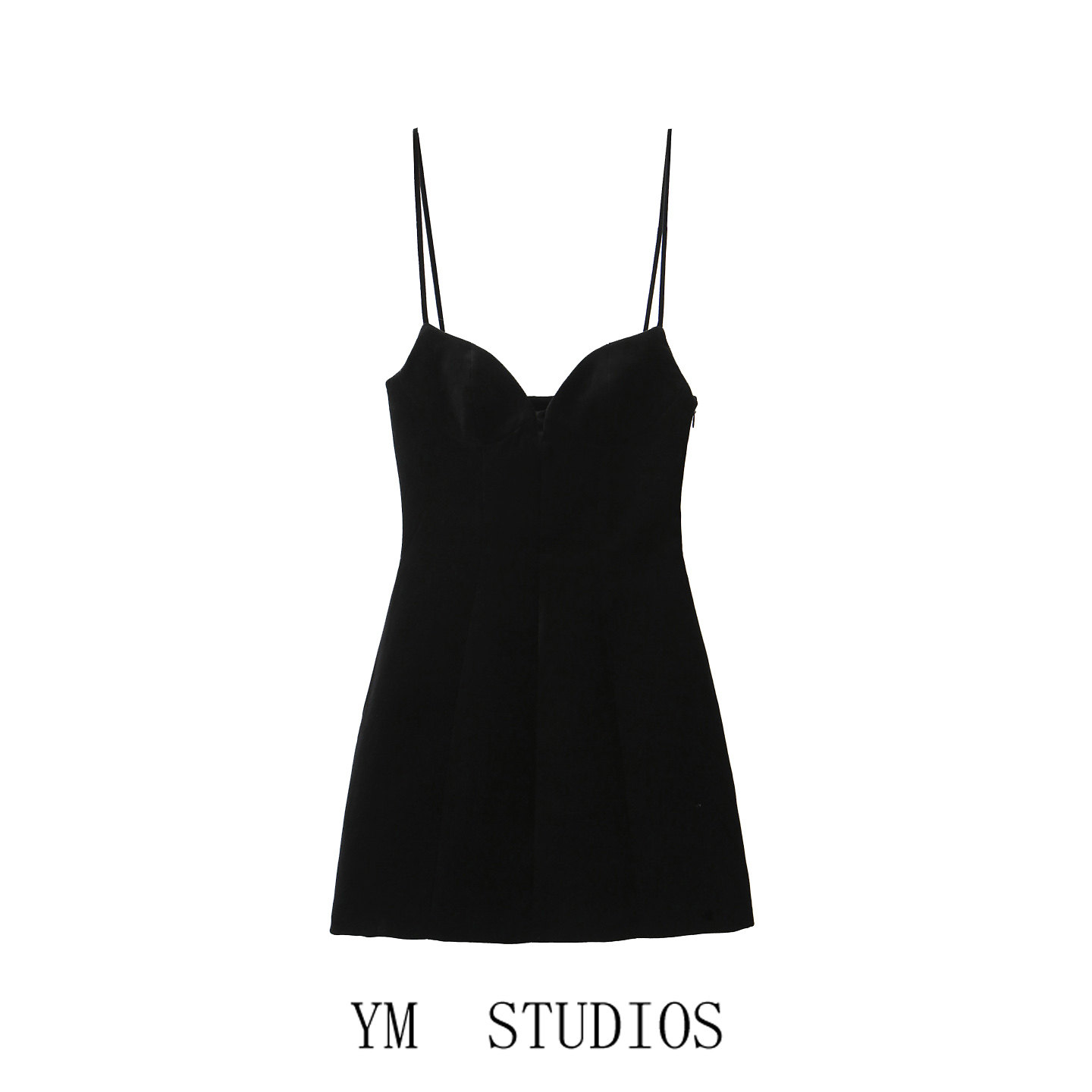 黑色细吊带连衣裙2025高级感