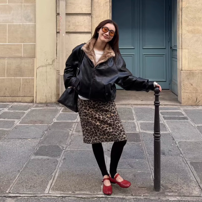 笑笑家冬季新款皮羽绒服外套女