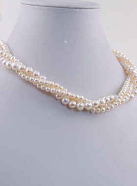 诸暨淡水珍珠扭扭锁骨链