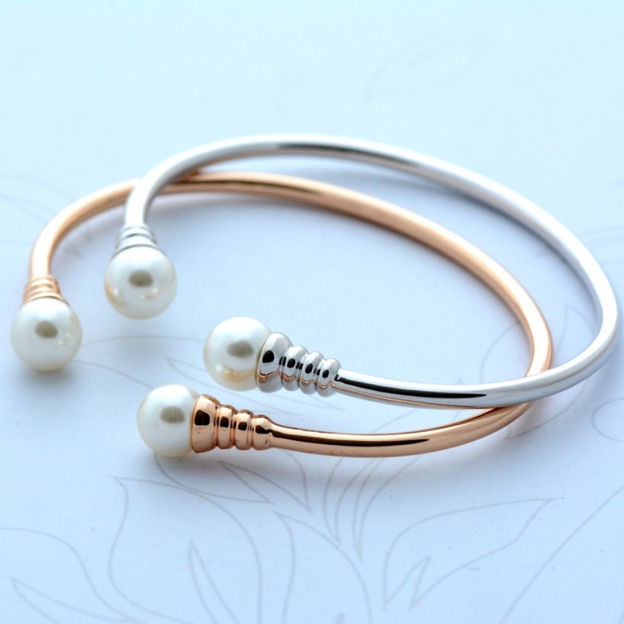 轻奢浮雕小众设计百搭简约复古女款网红开口仿珍珠手镯高级感手环