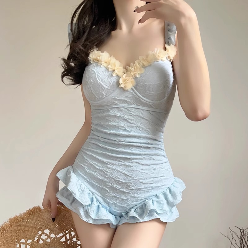 2025新款连体女高级泳衣绝美连体聚拢小胸遮肚显瘦海边度假泡温泉