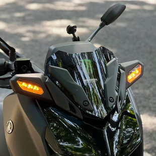 适用雅马哈XMAX300改装风挡竞技运动款小挡风前风挡配件 23-24款