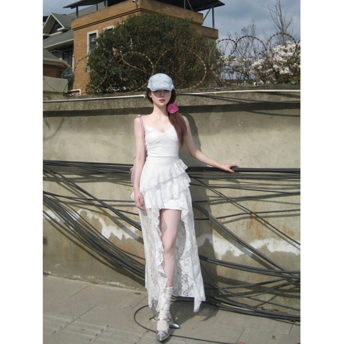 矮个子白色v领蕾丝吊带连衣裙法式显高145不规则收腰绝美中长裙XS