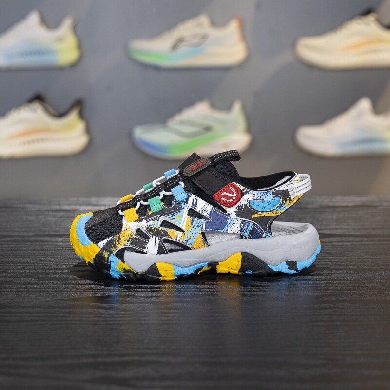 李宁儿童包头凉鞋2025夏季男女小童软底透气魔术贴沙滩鞋YKEV030