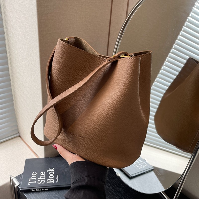 今年流行包包女2025新款韩版简约单肩包秋冬复古大容量斜挎水桶包,箱包皮具/热销女包/男包,通用款女包,淘宝优惠券,粉丝福利购,淘宝优惠卷