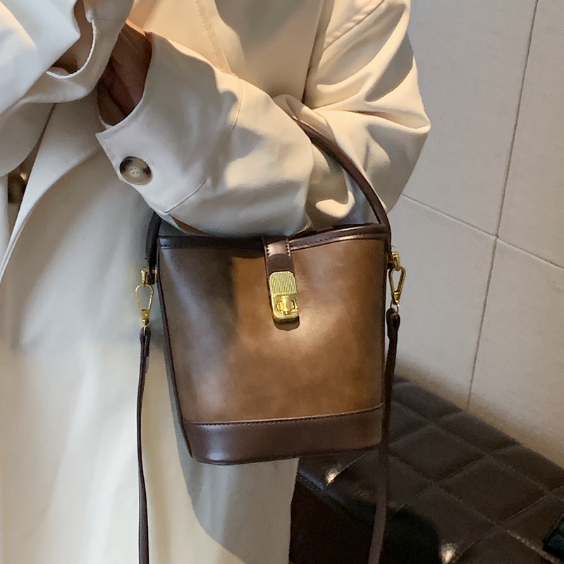 美拉德复古水桶包斜挎单肩手提包