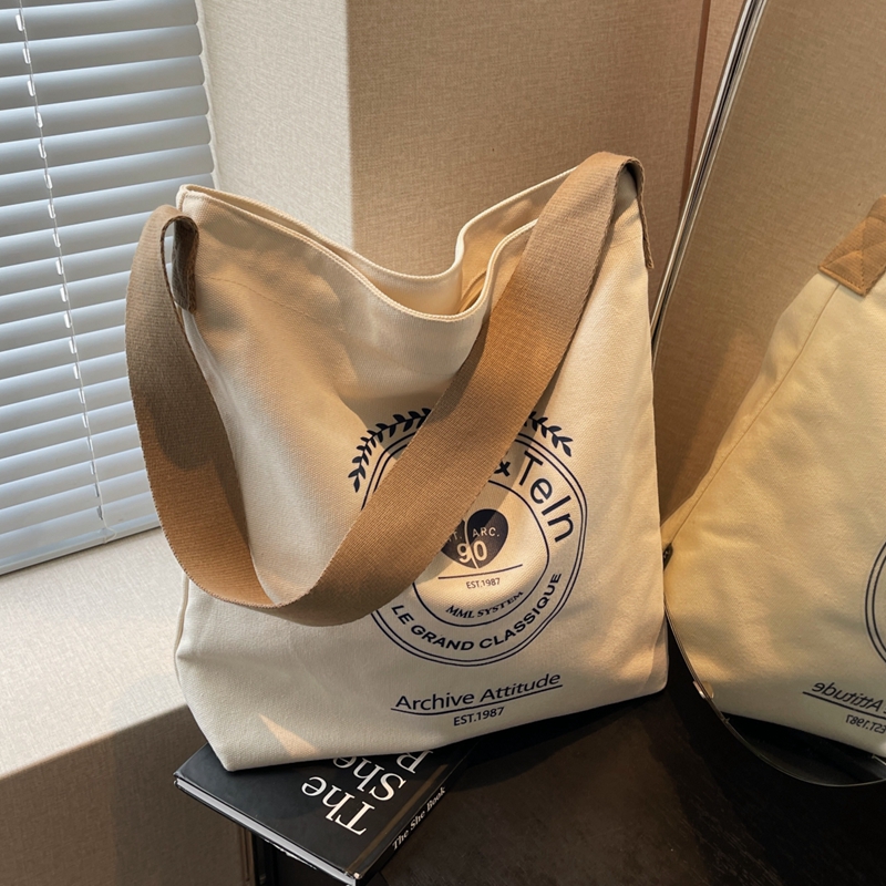 休闲大容量单肩斜挎帆布托特包