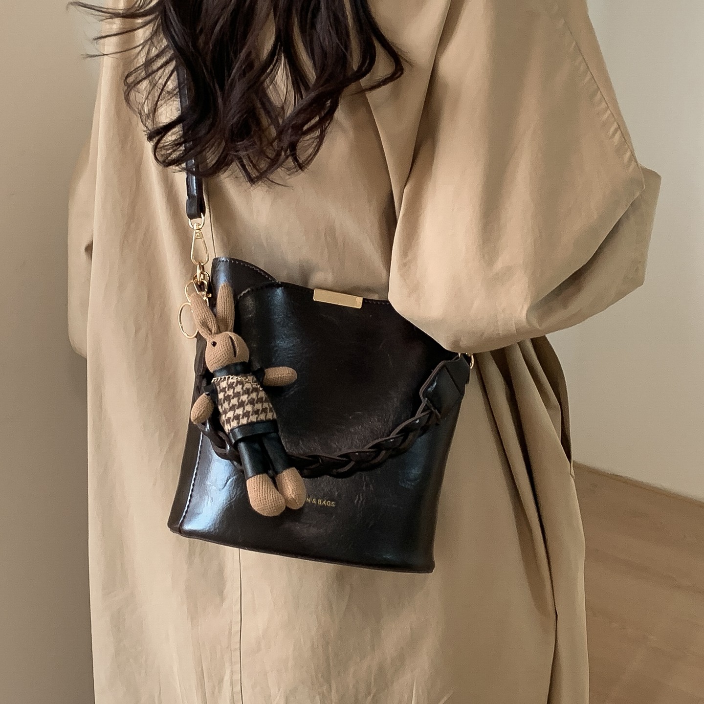 高级质感复古小包包女2026新款秋冬百搭斜挎包超火通勤手提水桶包,箱包皮具/热销女包/男包,通用款女包,淘宝优惠券,粉丝福利购,淘宝优惠卷