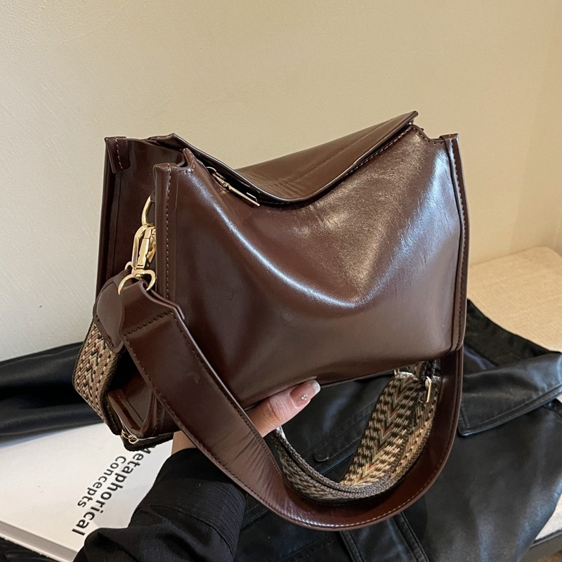 高级质感包包女包2025新款时尚通勤单肩包复古百搭宽带斜挎小方包,箱包皮具/热销女包/男包,通用款女包,淘宝优惠券,粉丝福利购,淘宝优惠卷