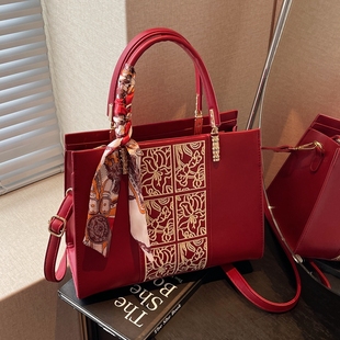 高级感红色包包女2026新款大容量斜挎包结婚新娘包时尚手提托特包