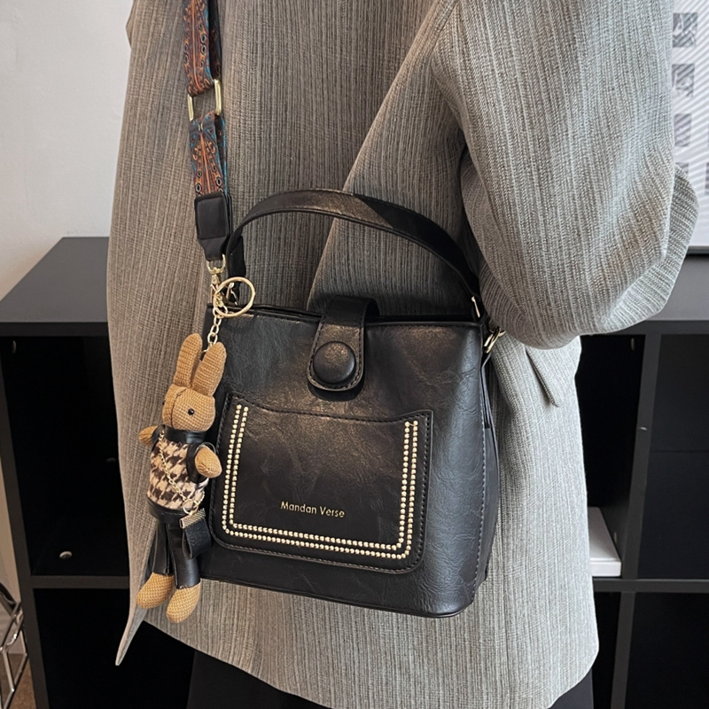 复古手提水桶包宽肩带单肩斜挎包