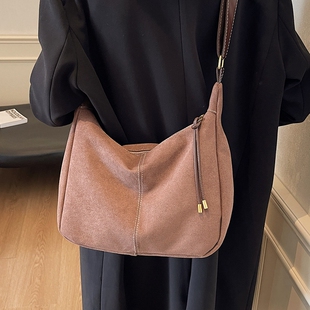 韩版复古麂皮绒包包女秋冬新款休闲单肩包大容量通勤斜挎托特包