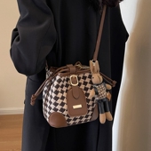 小众设计格子水桶包包女2025新款 潮流行高级感百搭通勤单肩斜挎包