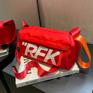 运动健身包防水大容量休闲红色牛津帆布通勤单肩斜挎枕头包旅行包