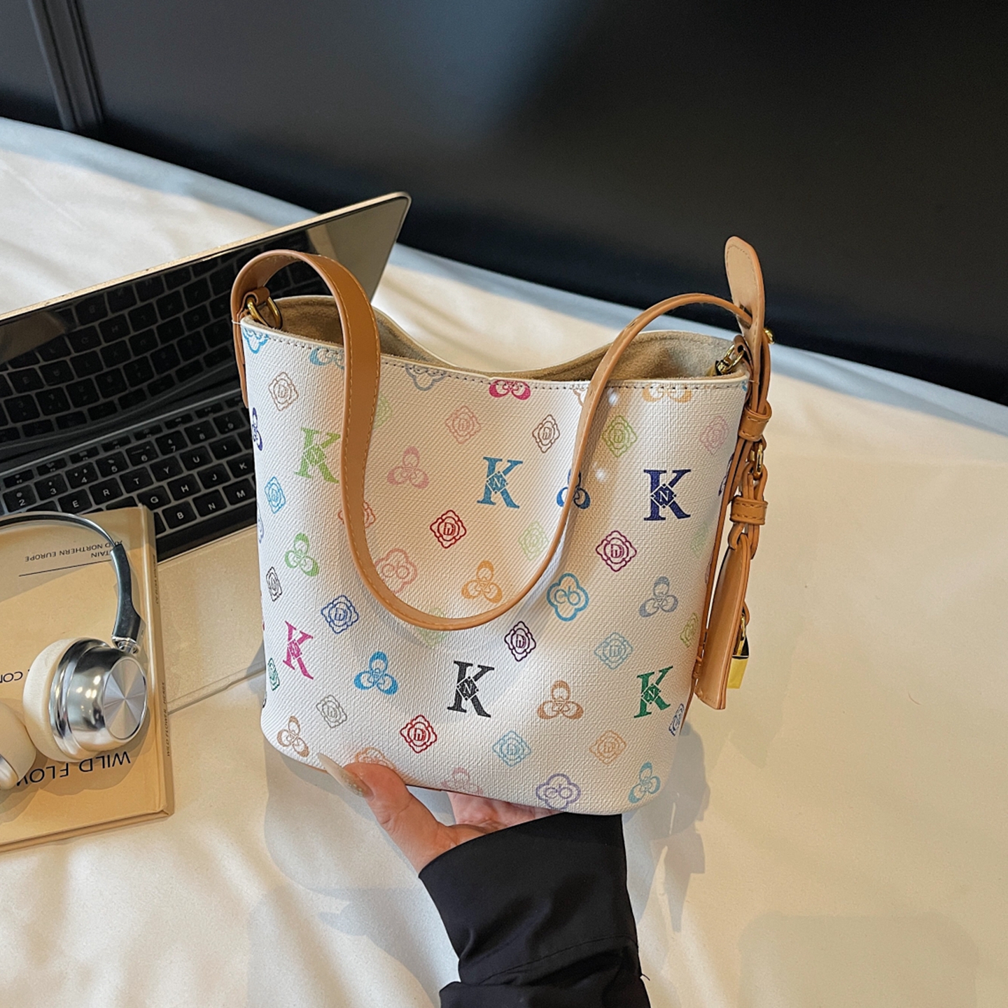 高级感印花水桶包休闲单肩斜挎包