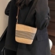 条纹编织包女夏2026新款 草编包森系海边度假斜挎水桶包休闲沙滩包