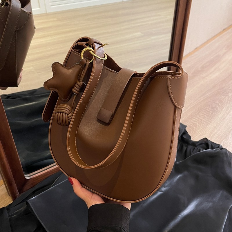 今年流行包包水桶包秋冬时尚复古单肩包高级质感百搭休闲斜挎包女,箱包皮具/热销女包/男包,通用款女包,淘宝优惠券,粉丝福利购,淘宝优惠卷