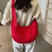 红色帆布包女2026新款 休闲运动健身单肩包韩系学生通勤斜挎饺子包