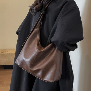 质感软皮大容量托特包女2025新款秋冬通勤单肩包复古百搭斜挎大包