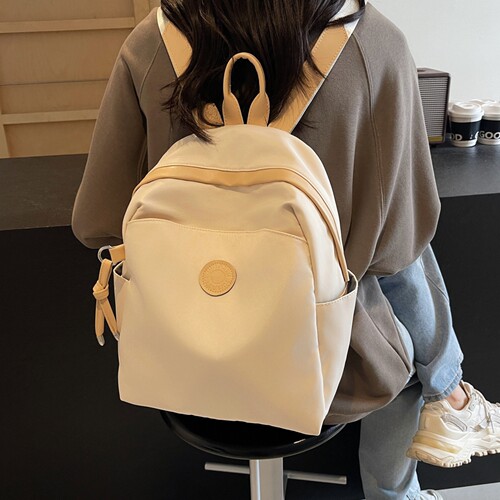 轻便双肩包大容量通勤旅行书包